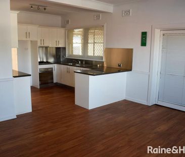 LUXURIOUS TURVEY PARK APARTMENT - Photo 6