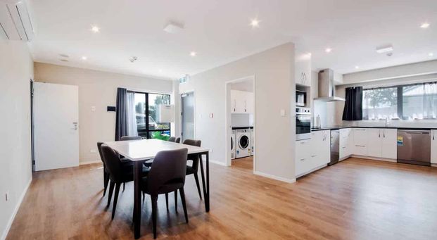 Cosy Papatoetoe Studio Unit/ Balcony! - Photo 1