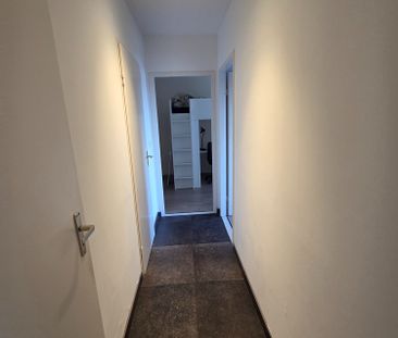 Volledig gerenoveerd tweeslaapkamer appartement inclusief garagebox... - Foto 1