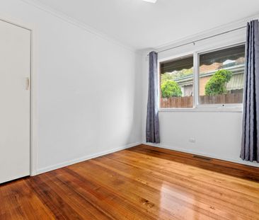 Modern 3 Bedroom Home Just Moments To Everything! - Photo 1