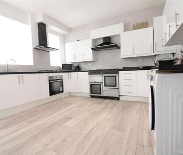 10 bedroom house share to rent - Photo 4