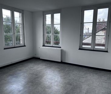 Location Appartement 3 pièces 66m² CAUDEBEC LES ELBEUF 76320 - Photo 1