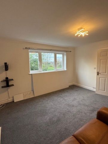 2 bed Apartment - To Let - Photo 2