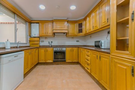 Beautiful room in Burjassot - Photo 2