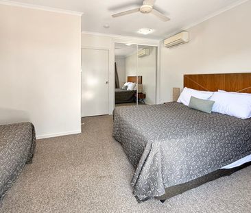 Luxury Townhouse - Photo 1