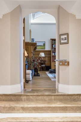 Apartment to rent with 3 bedrooms, The Mansion, Kingswood Warren Park - Photo 1