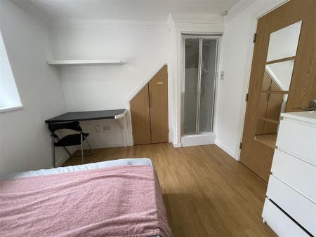 3 bedroom apartment to rent - Photo 3