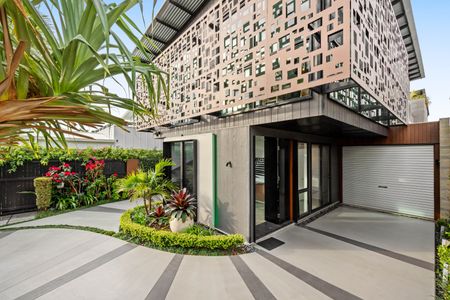 1/113 Nobby Parade, Miami QLD 4220 - House For Rent | Domain - Photo 4