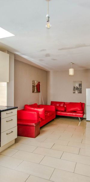 Tiverton Road 216 Room 1 - Photo 1