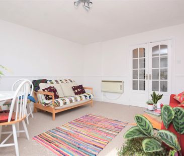 Hanbury Gardens, Highwoods, Colchester, CO4 9TT - Photo 2