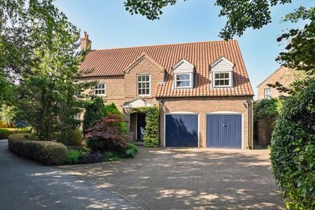 6 bedroom detached house to rent - Photo 2