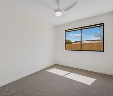 Modern Newly Built Townhouse with Excellent Access to Public Transport - Photo 4