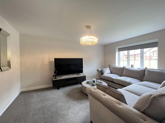 4 bedroom detached house to rent - Photo 1