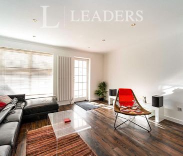 3 bedroom terraced house to rent - Photo 1