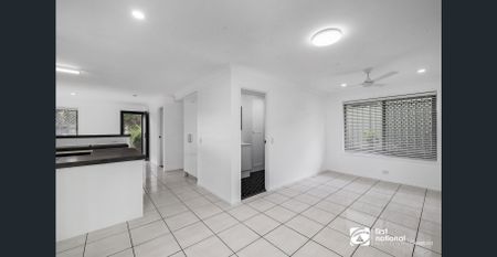BEAUTIFULLY RENOVATED FAMILY HOME IN ALEXANDRA HILLS - Photo 2