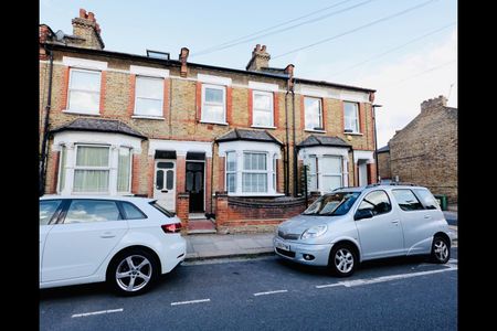 2 Bed Flat, Napier Road, N17 - Photo 2