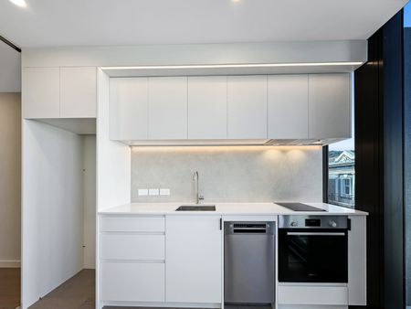 Welcome to 308/10 Alpha Street - Photo 5