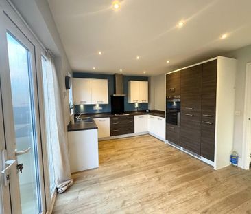 3 bedroom semi-detached house to rent - Photo 4