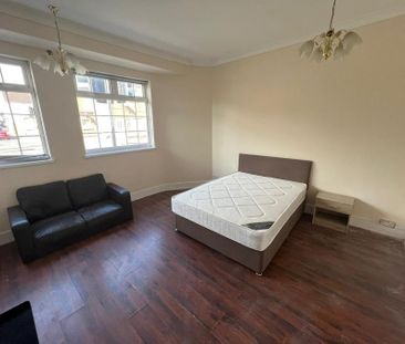4 bedroom property to rent Ladysmith Road, Grimsby, Lincolnshire, DN32 - Photo 5