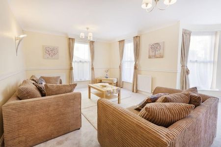 3 Bed Flat, The Avenue, BS8 - Photo 2