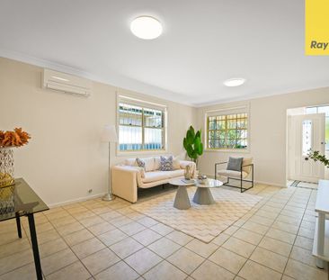 STYLISH BRICK HOME WITH SPACE, COMFORT & LOCATION - Photo 4