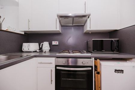 5 bedroom flat share to rent - Photo 4