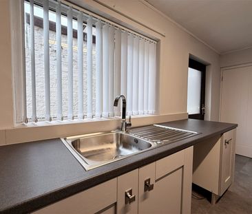 247 Springfield Road, Belfast, BT12 7DD - Photo 5