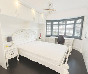 4 bedroom semi-detached house to rent - Photo 2