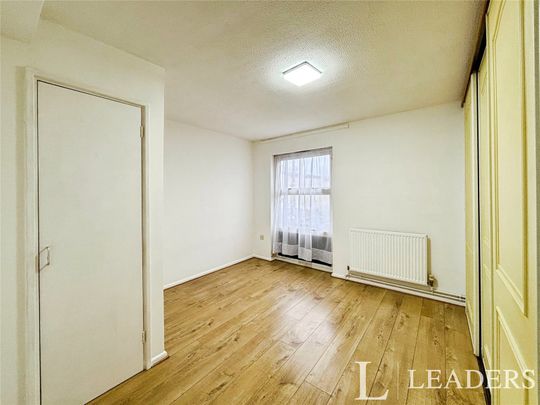 3 bedroom apartment to rent Milwards, Harlow, Essex, CM19 - Photo 1