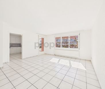 Bright 4.5-room apartment with terrace and practical room layout - Photo 1