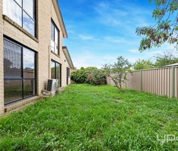 Spacious Family Home in the Heart of Keilor Downs - Photo 6