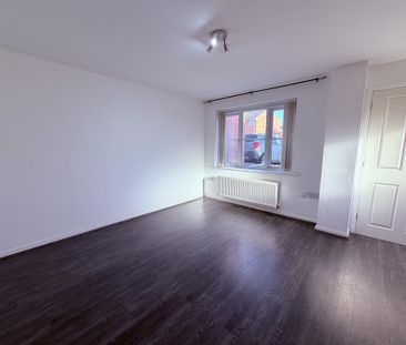 3 bedroom end of terrace house to rent - Photo 1