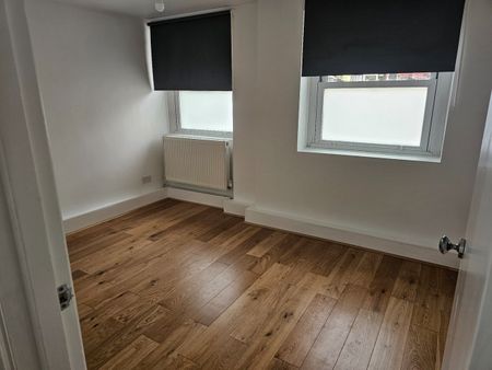 3 Bed Flat, Coldharbour Lane, SE5 - Photo 3