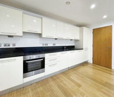 2 bed flat to rent in Railway Terrace, Slough, SL2 - Photo 4