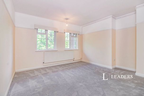 2 bedroom apartment to rent Rylton House, Hersham Road, Walton-on-Thames, KT12 - Photo 1