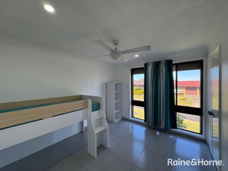 Spacious Family Home in Minto - Photo 3