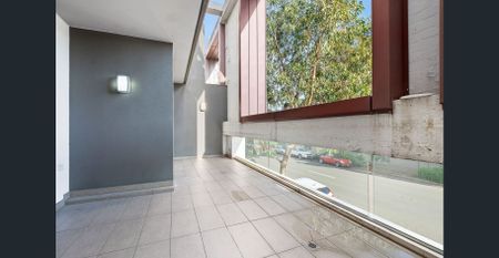 STYLISH TWO BEDROOM COURTYARD RESIDENCE IN SOUGHT AFTER 'OLIVER ELECTRIC' COMPLEX - Photo 4