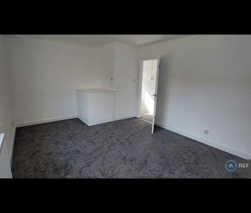 2 bedroom semi-detached house to rent - Photo 6