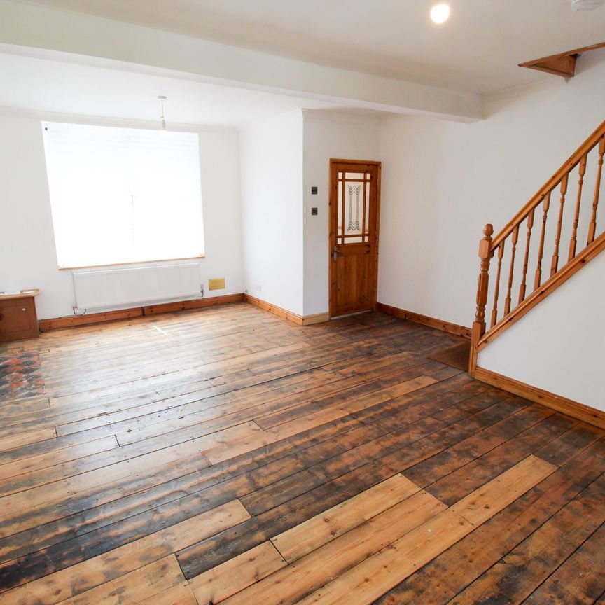 Abercynon Road, Mountain Ash, Rhondda Cynon Taf - Photo 1