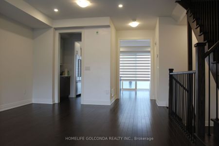 Townhouse For Lease | N8067970 - Photo 5