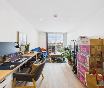 The Broadway, Town Centre - Photo 4