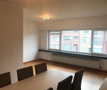 GEZELLIG GERENOVEERD APPARTEMENT MET VEEL LICHTINVAL - Photo 6