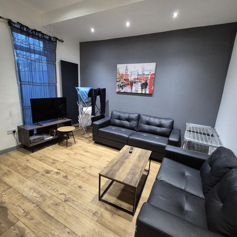 1 bedroom in a house share to rent - Photo 1