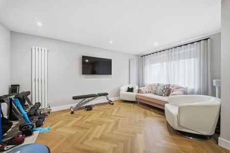 4 bedroom detached house to rent - Photo 2