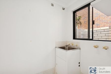 FANTASTIC VILLA IN PRIME LOCATION - Photo 4