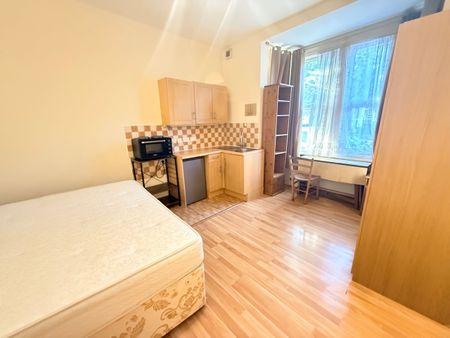 Studio Flat, Sterne St, W12 - Photo 5