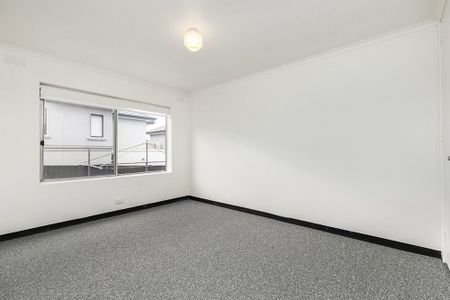 Ground Floor Unit in Great Location - Photo 4