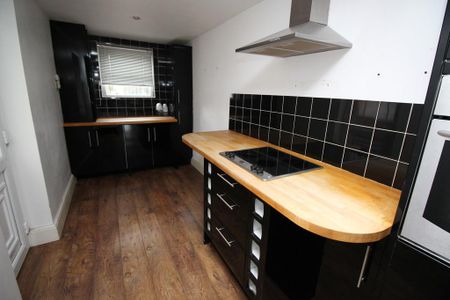 2 bedroom terraced house to rent - Photo 3