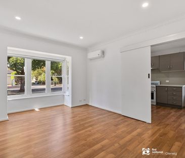 WELL-PRESENTED TWO BEDROOM UNIT IN SOUGHT AFTER LOCATION! (MORE PHO... - Photo 2