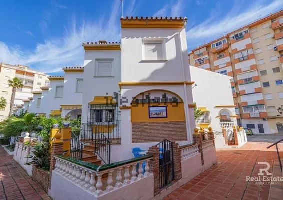 Alquiler de chalet pareado en Avenida de España